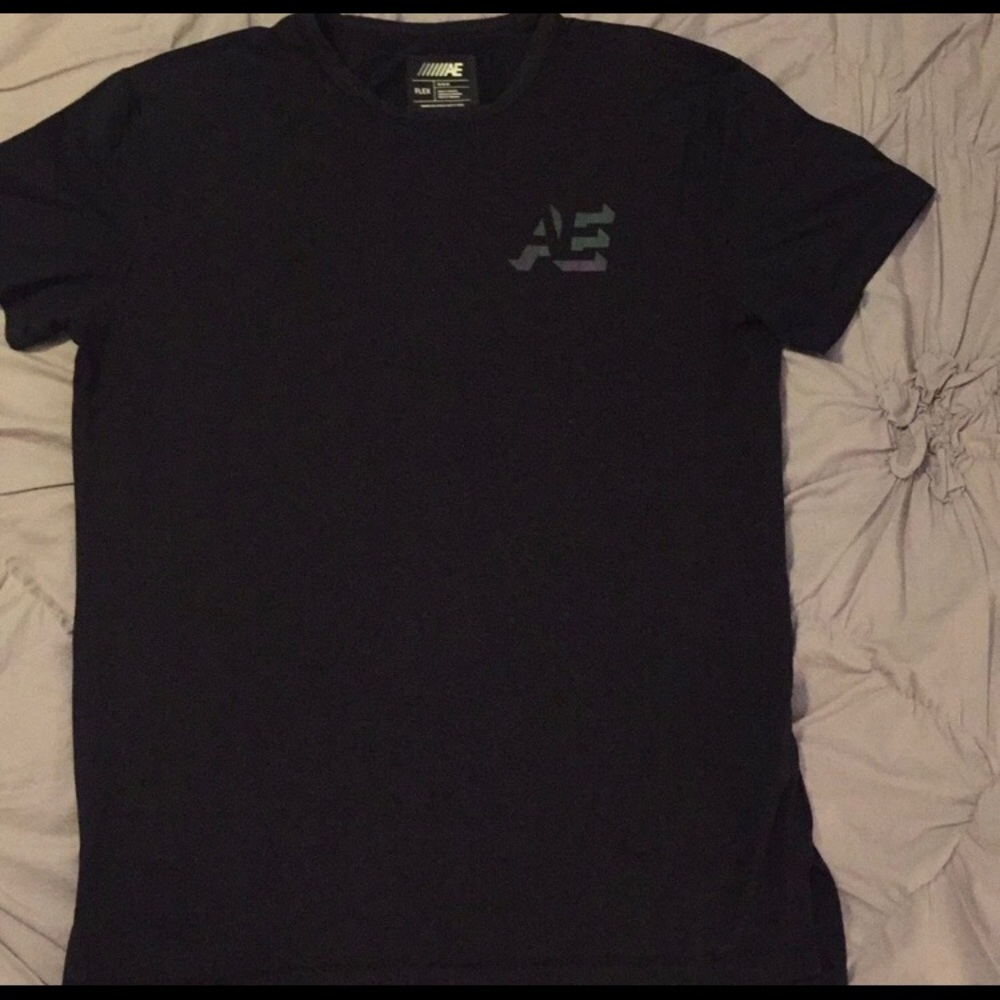 American Eagle short sleeved shirt